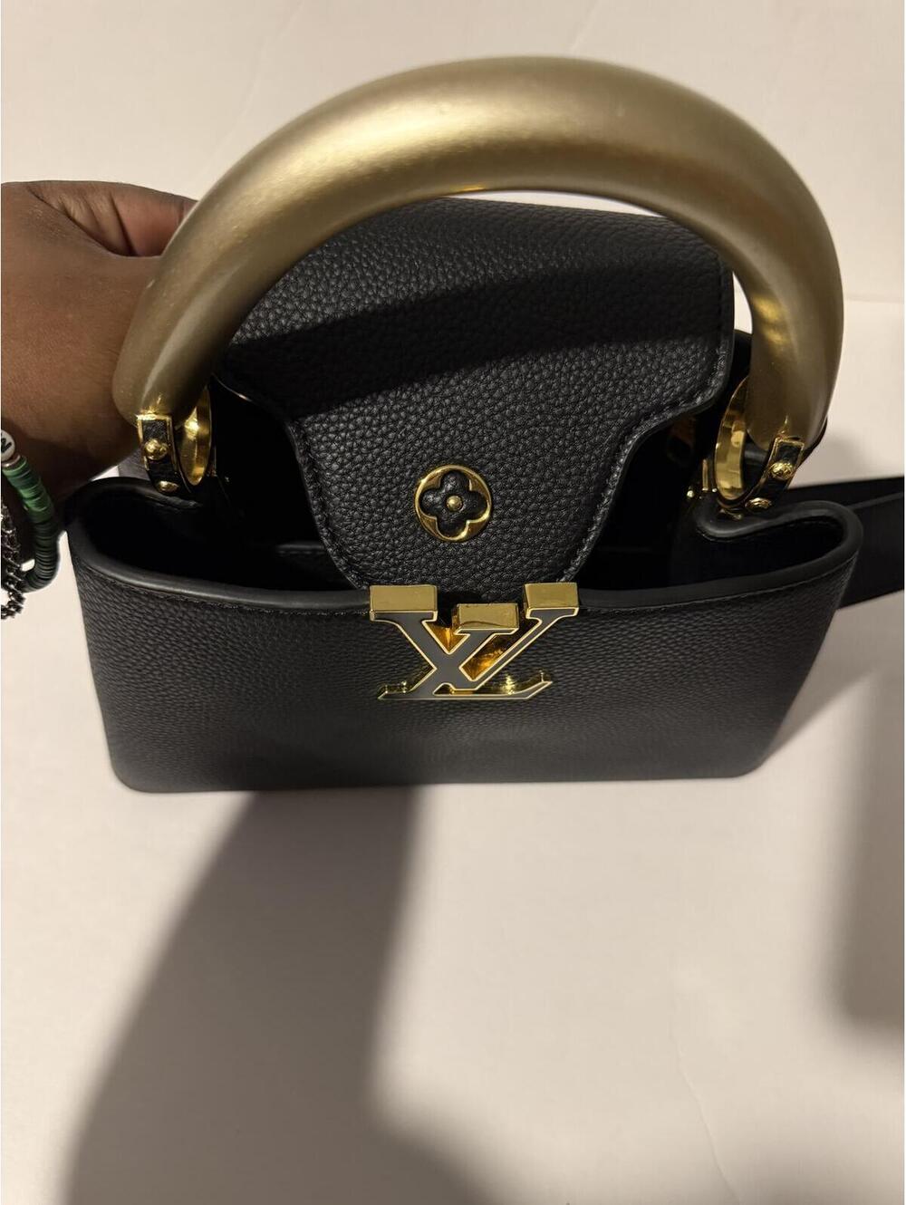 LV hand bag with strap - Picture 3 of 5